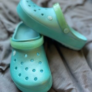 Metallic Tiffany Blue Crocs